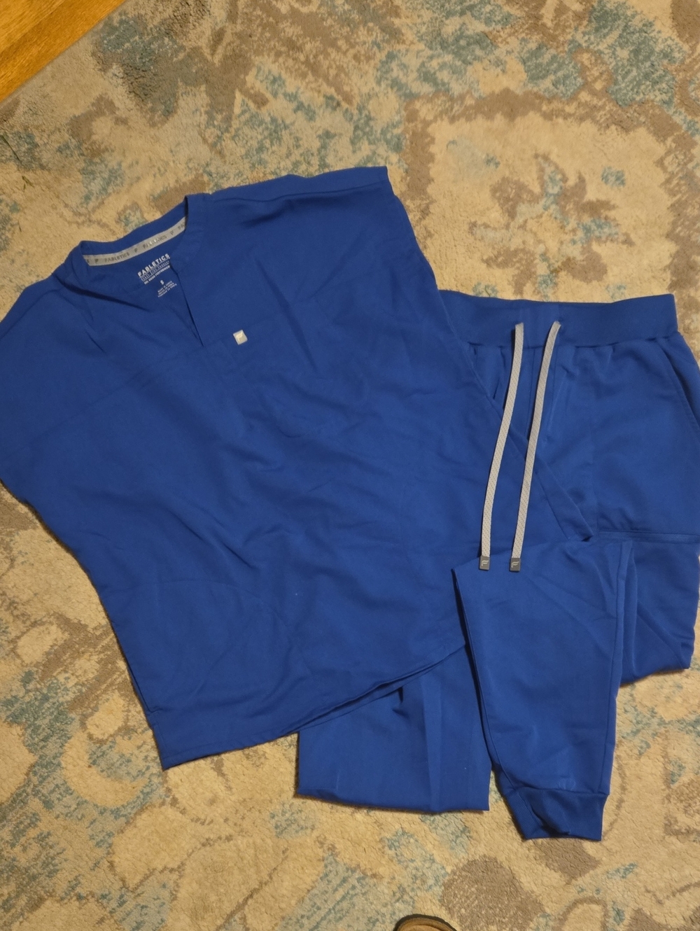 Fabletics Scrub Set